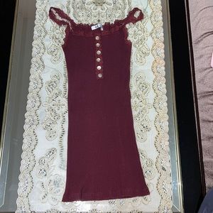 Burgundy ribbed camisole with lace trims